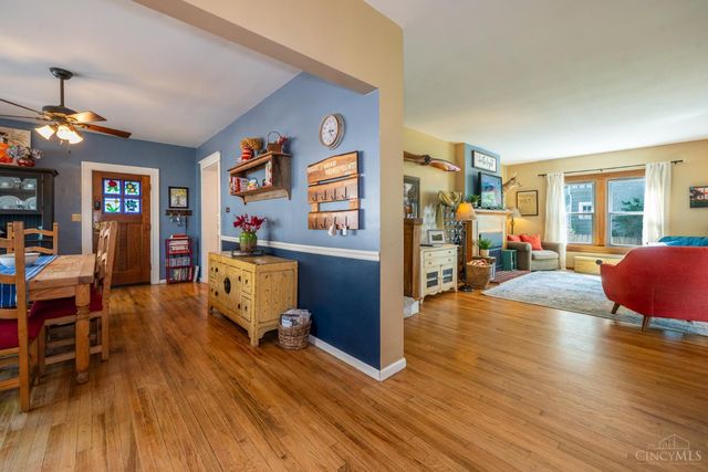 204 W Schantz Avenue, Oakwood, OH 45409