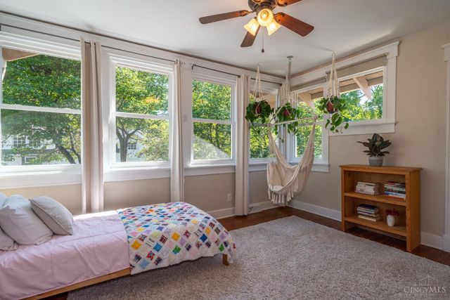204 W Schantz Avenue, Oakwood, OH 45409