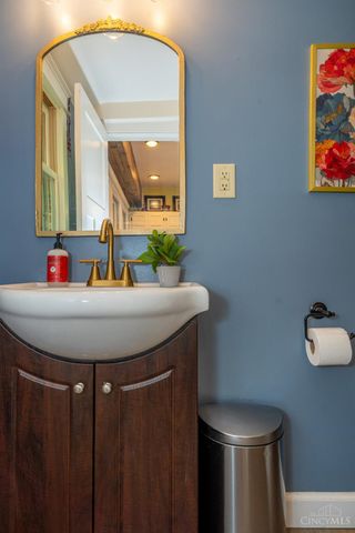 204 W Schantz Avenue, Oakwood, OH 45409