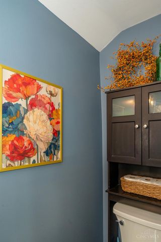204 W Schantz Avenue, Oakwood, OH 45409