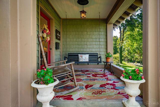 204 W Schantz Avenue, Oakwood, OH 45409