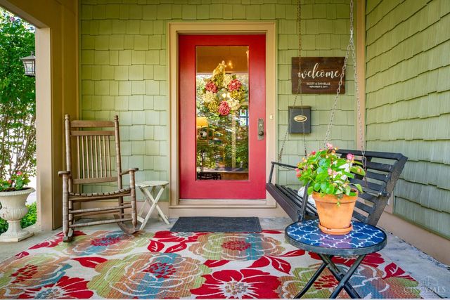 204 W Schantz Avenue, Oakwood, OH 45409