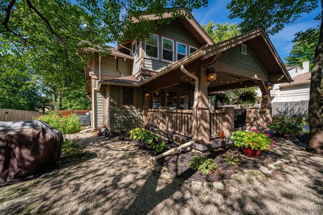 204 W Schantz Avenue, Oakwood, OH 45409