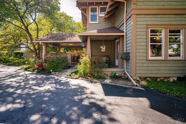 204 W Schantz Avenue, Oakwood, OH 45409