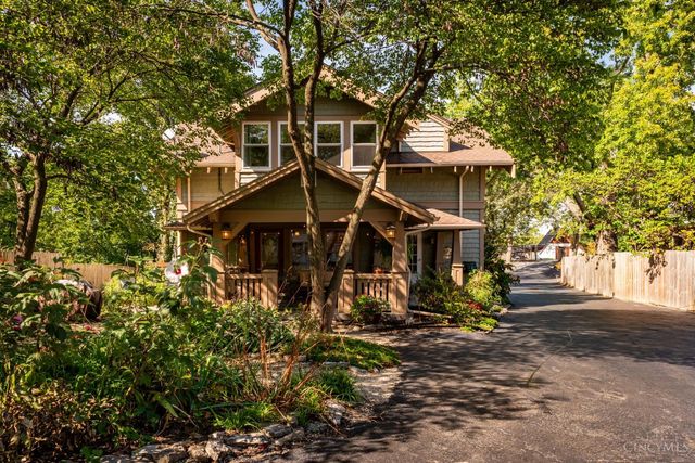 204 W Schantz Avenue, Oakwood, OH 45409