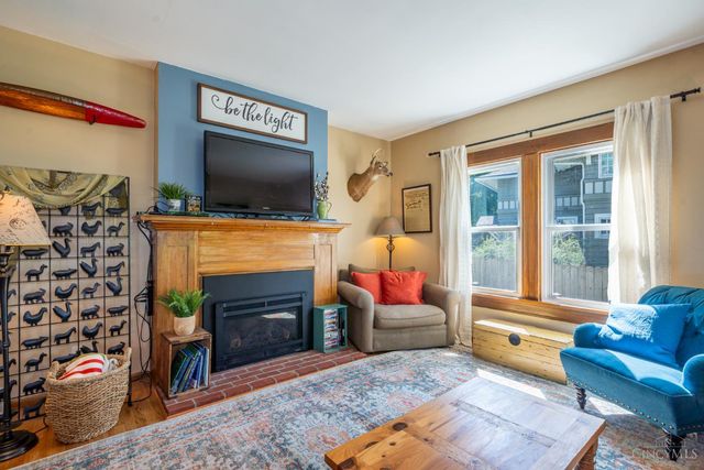 204 W Schantz Avenue, Oakwood, OH 45409