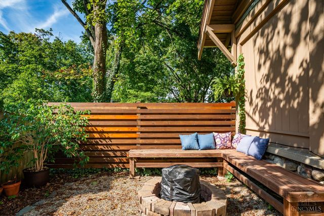 204 W Schantz Avenue, Oakwood, OH 45409