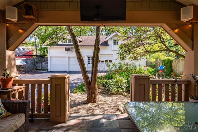 204 W Schantz Avenue, Oakwood, OH 45409