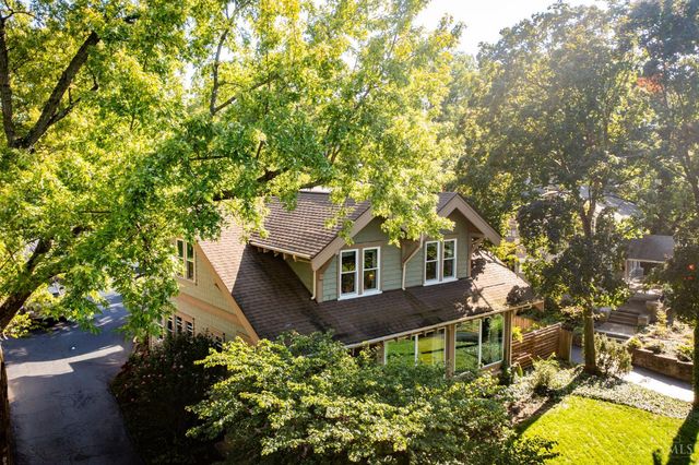 204 W Schantz Avenue, Oakwood, OH 45409