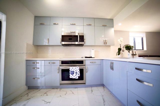 1380 W 41st St 101, Hialeah, FL 33012