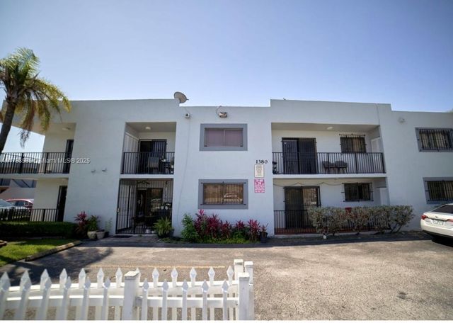 1380 W 41st St 101, Hialeah, FL 33012