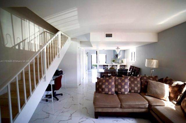 1380 W 41st St 101, Hialeah, FL 33012