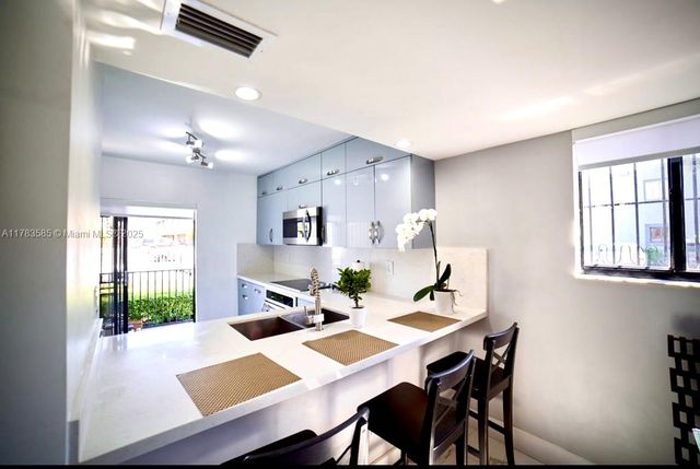 1380 W 41st St 101, Hialeah, FL 33012