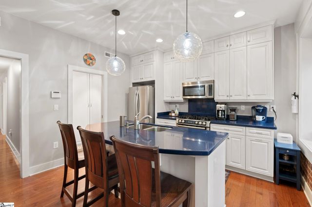 325 Hampton Avenue Unit 101, Greenville, SC 29601