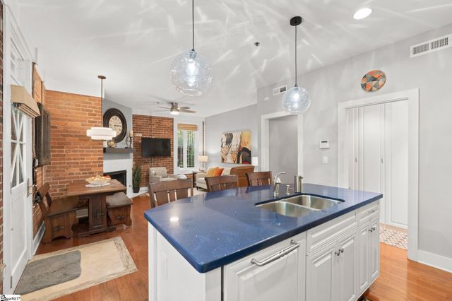 325 Hampton Avenue Unit 101, Greenville, SC 29601