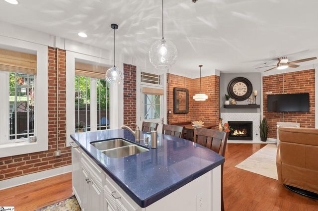 325 Hampton Avenue Unit 101, Greenville, SC 29601