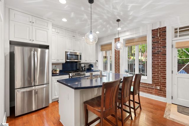 325 Hampton Avenue Unit 101, Greenville, SC 29601