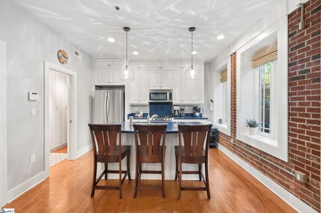 325 Hampton Avenue Unit 101, Greenville, SC 29601