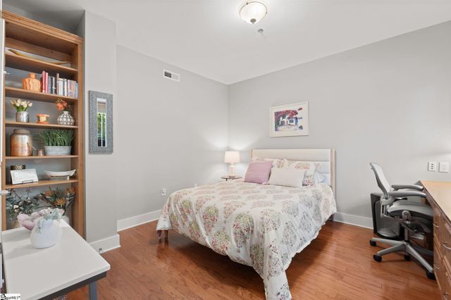 325 Hampton Avenue Unit 101, Greenville, SC 29601