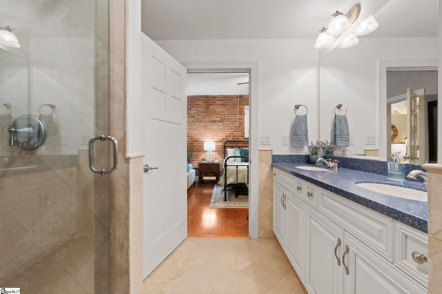 325 Hampton Avenue Unit 101, Greenville, SC 29601