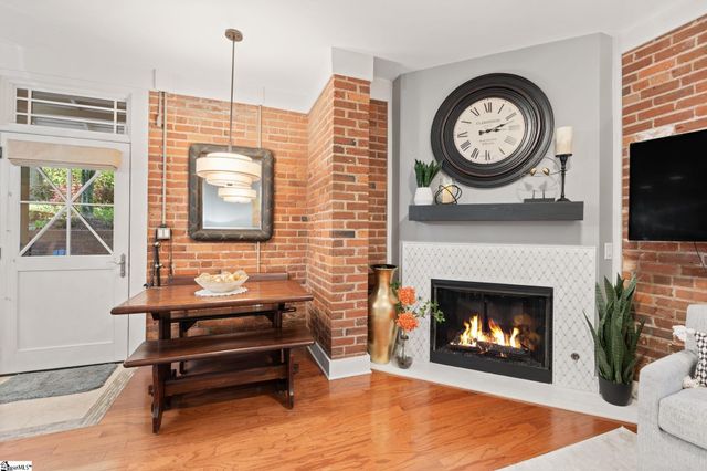 325 Hampton Avenue Unit 101, Greenville, SC 29601