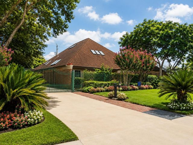 4910 Imogene Street, Houston, TX 77096