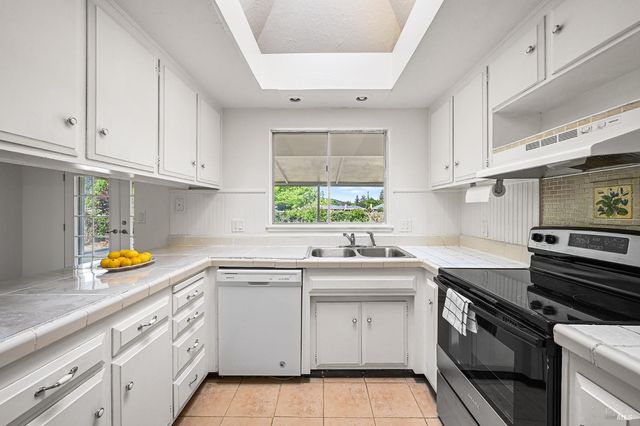 241 Belhaven Cir, Santa Rosa, CA 95409