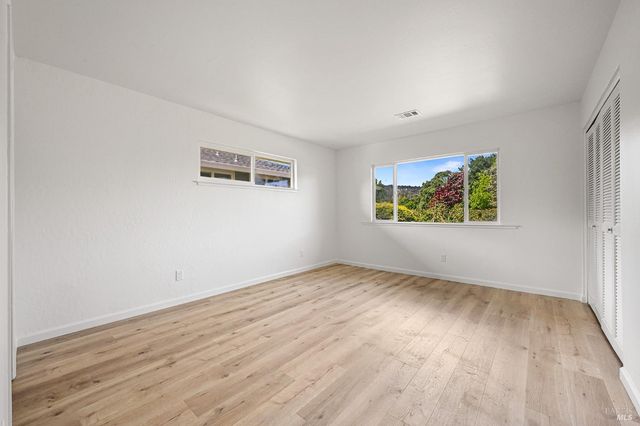 241 Belhaven Cir, Santa Rosa, CA 95409