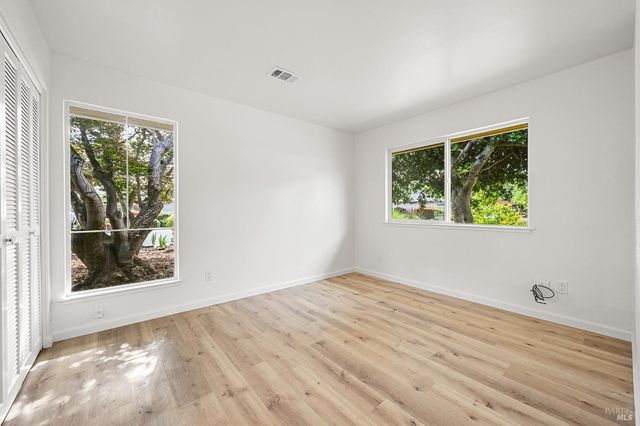 241 Belhaven Cir, Santa Rosa, CA 95409