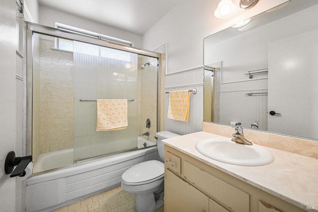 241 Belhaven Cir, Santa Rosa, CA 95409