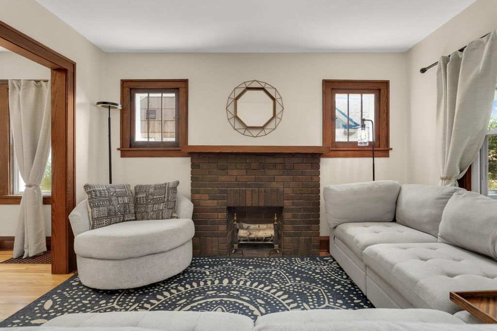 1047 Rose Avenue E, Saint Paul, MN 55106 — photo 4
