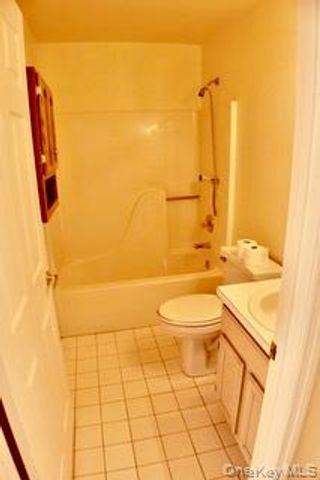 305 Gazebo Court, New Windsor, NY 12553