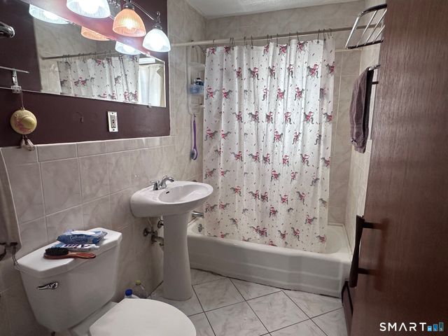 70 Grove Hill Street APT 2G, New Britain, CT 06052