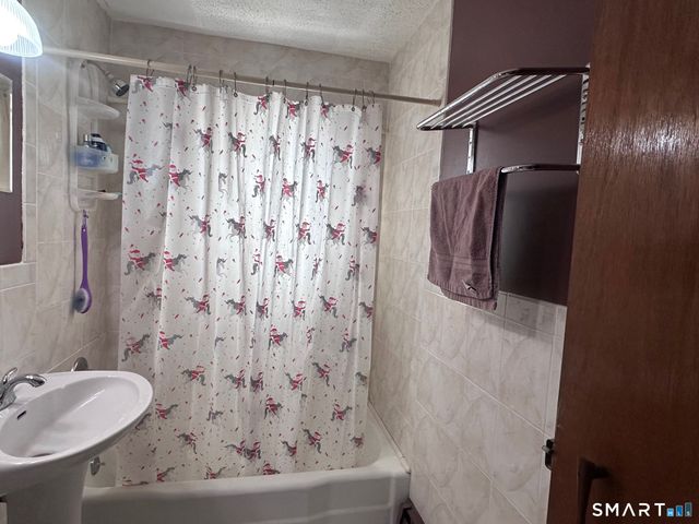 70 Grove Hill Street APT 2G, New Britain, CT 06052