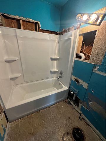 2505 Adams Avenue, Des Moines, IA 50310