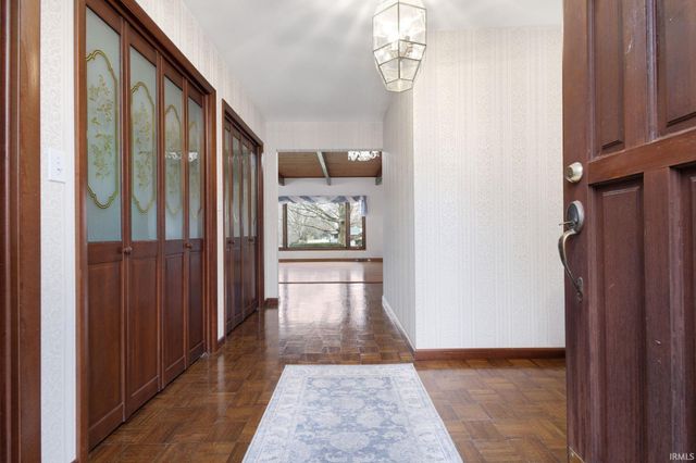 525 W Wayne Street, Middlebury, IN 46540