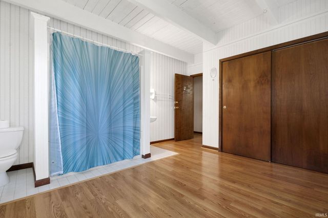 525 W Wayne Street, Middlebury, IN 46540