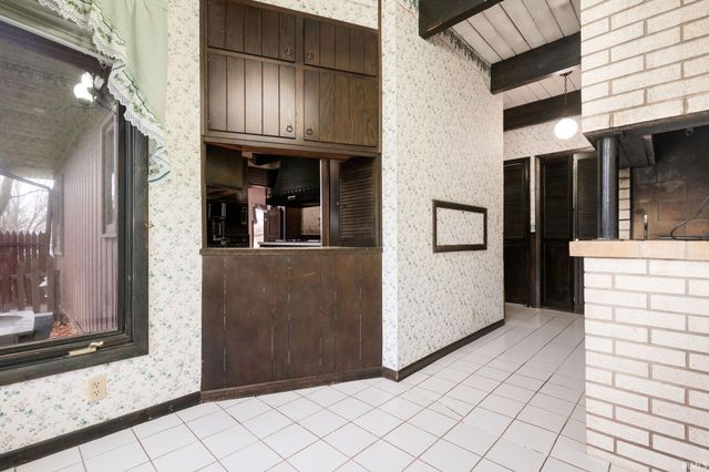 525 W Wayne Street, Middlebury, IN 46540