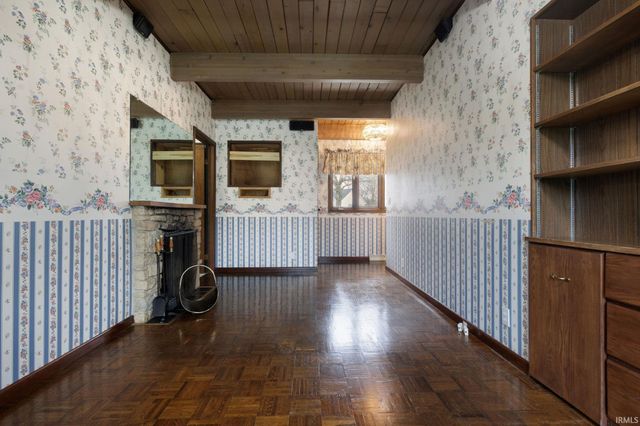 525 W Wayne Street, Middlebury, IN 46540