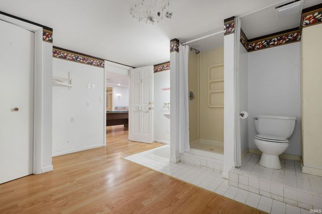 525 W Wayne Street, Middlebury, IN 46540