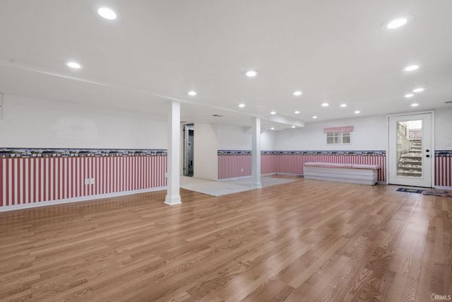 525 W Wayne Street, Middlebury, IN 46540