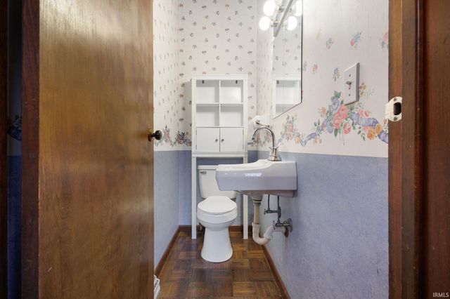 525 W Wayne Street, Middlebury, IN 46540