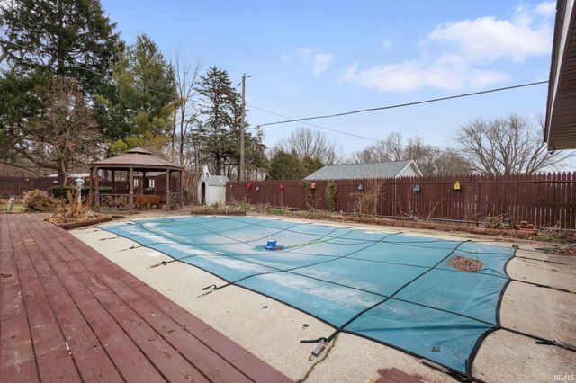 525 W Wayne Street, Middlebury, IN 46540