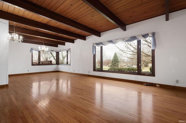 525 W Wayne Street, Middlebury, IN 46540