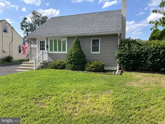 3519 CARNARVON AVE, Bristol, PA 19007
