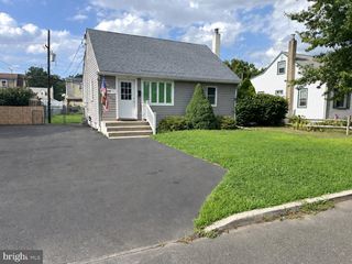 3519 CARNARVON AVE, Bristol, PA 19007