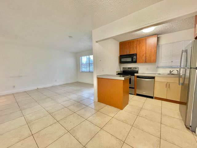 400 NW 65th Avenue 114, Margate, FL 33063