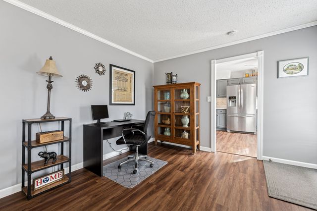 525 Castlegate Dr, Nashville, TN 37217