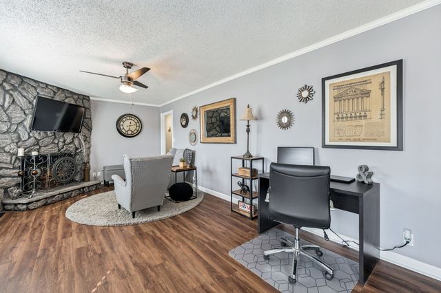 525 Castlegate Dr, Nashville, TN 37217