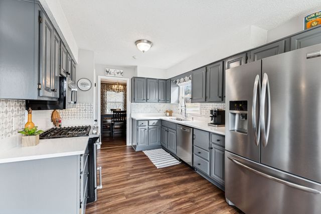 525 Castlegate Dr, Nashville, TN 37217